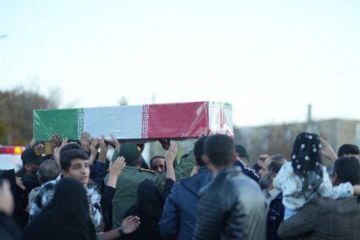 تصاویر/ استقبال مردم شهرستان های ازنا و الیگودرز از شهدای گمنام