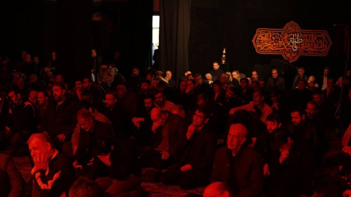 تصاویر/ مراسم سوگواری شهادت حضرت فاطمه(س) در حسینیه آیت الله حقشناس