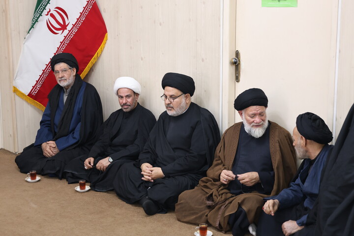 مراسم روضه حضرت زهرا‌(س) به میزبانی آیت‌الله موسوی جزایری