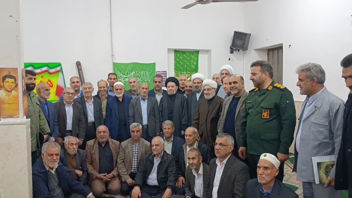 تصاویر/دیدار جمعی از بسیجیان پلدختر با نماینده ولی فقیه در لرستان