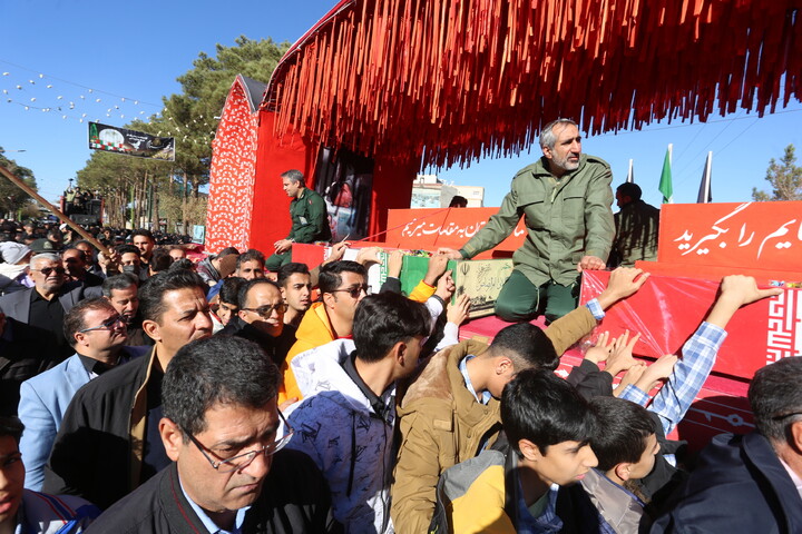 تصاویر/ استقبال مردم شهر نائین از کاروان اهالی بهشت