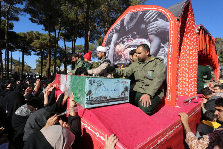 تصاویر/ استقبال مردم شهر نائین از کاروان اهالی بهشت