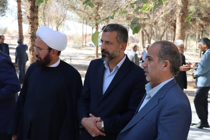 تصاویر/ بازدید امام جمعه اشکذر از روند آماده‌سازی پارک بزرگ خلیلی شهر مجومرد