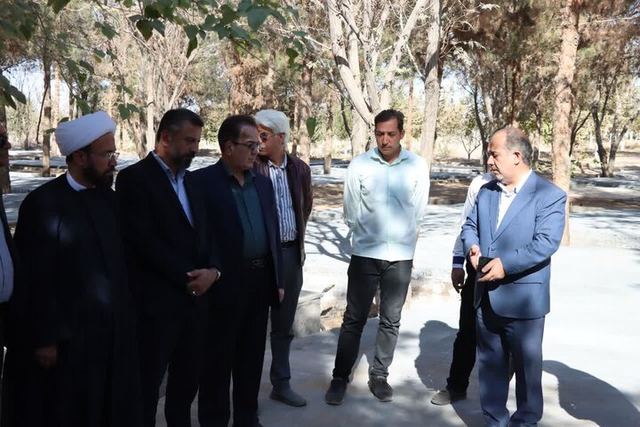 تصاویر/ بازدید امام جمعه اشکذر از روند آماده‌سازی پارک بزرگ خلیلی شهر مجومرد