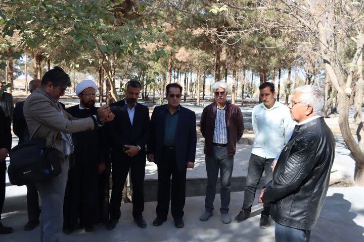 تصاویر/ بازدید امام جمعه اشکذر از روند آماده‌سازی پارک بزرگ خلیلی شهر مجومرد