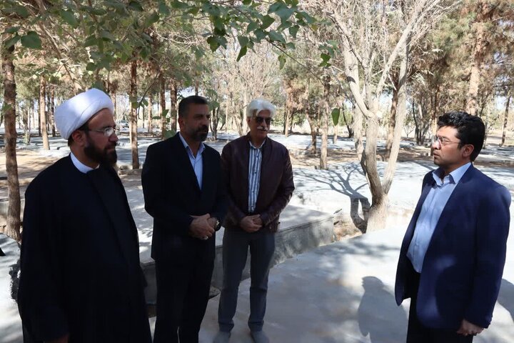 تصاویر/ بازدید امام جمعه اشکذر از روند آماده‌سازی پارک بزرگ خلیلی شهر مجومرد