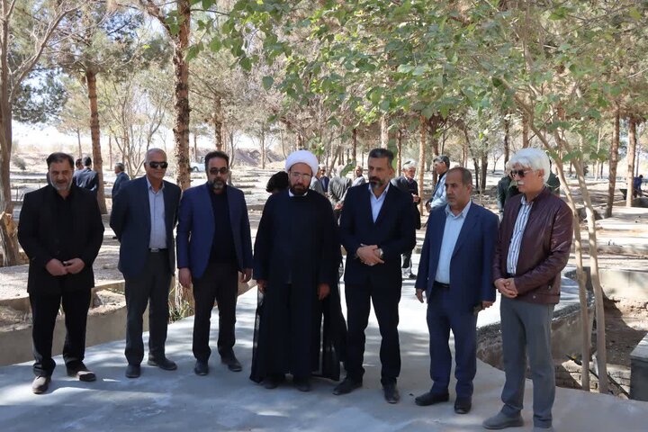 تصاویر/ بازدید امام جمعه اشکذر از روند آماده‌سازی پارک بزرگ خلیلی شهر مجومرد