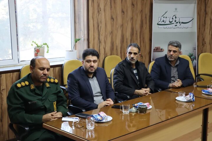 تصاویر/ برگزاری جلسه حلقه صالحین مدیران ادارات اشکذر به مناسبت هفته بسیج