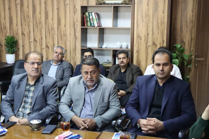 تصاویر/ برگزاری جلسه حلقه صالحین مدیران ادارات اشکذر به مناسبت هفته بسیج