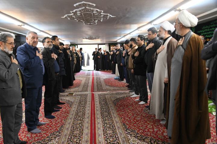 تصاویر |مراسم عزاداری فاطمیه دفتر امام جمعه اصفهان