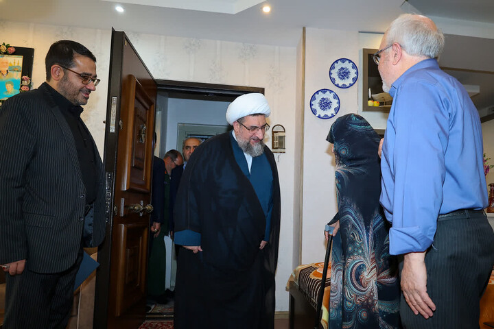 تصاویر / دیدار مسؤولان آذربایجان‌شرقی با خانواده شهدای بسیجی