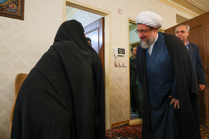 تصاویر / دیدار مسؤولان آذربایجان‌شرقی با خانواده شهدای بسیجی