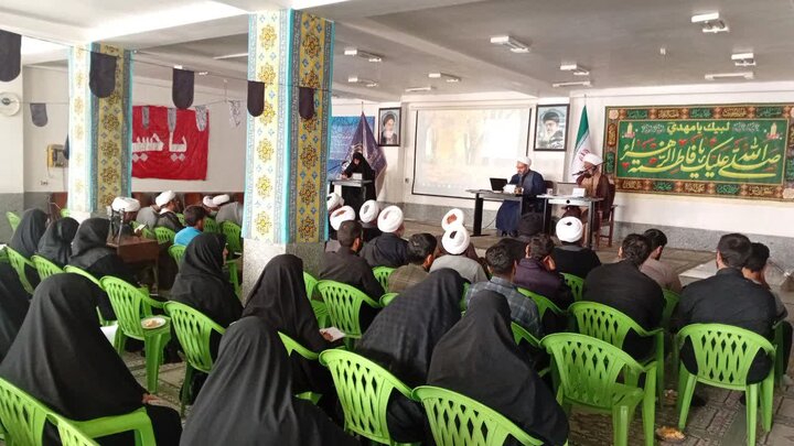 تصاویر/ کرسی علمی و ترویجی در مدرسه علمیه تخصصی حضرت زینب کبری (ع)