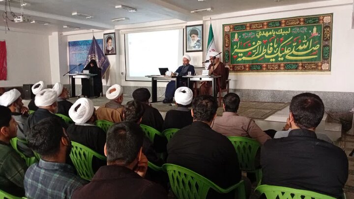 تصاویر/ کرسی علمی و ترویجی در مدرسه علمیه تخصصی حضرت زینب کبری (ع)