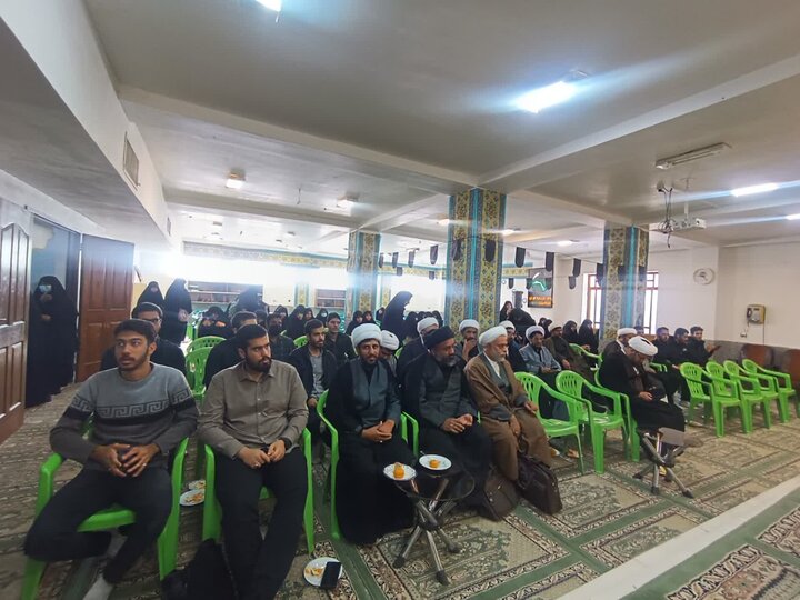 تصاویر/ کرسی علمی و ترویجی در مدرسه علمیه تخصصی حضرت زینب کبری (ع)