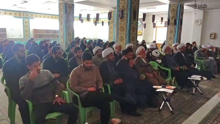 تصاویر/ کرسی علمی و ترویجی در مدرسه علمیه تخصصی حضرت زینب کبری (ع)