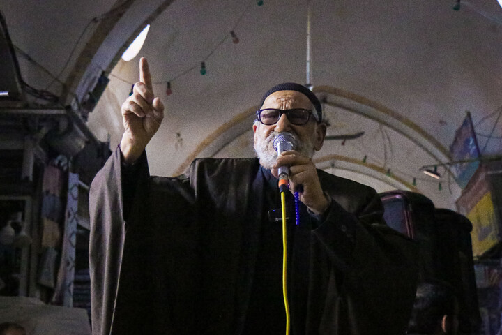 مراسم چهارپایه خوانی در بازار بزرگ قم