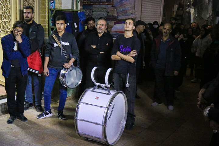 مراسم چهارپایه خوانی در بازار بزرگ قم