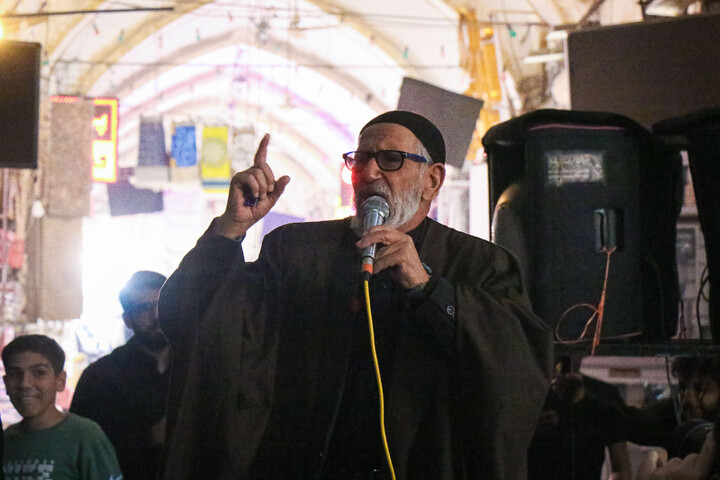 مراسم چهارپایه خوانی در بازار بزرگ قم