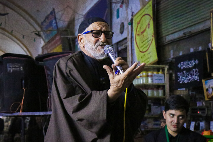 مراسم چهارپایه خوانی در بازار بزرگ قم