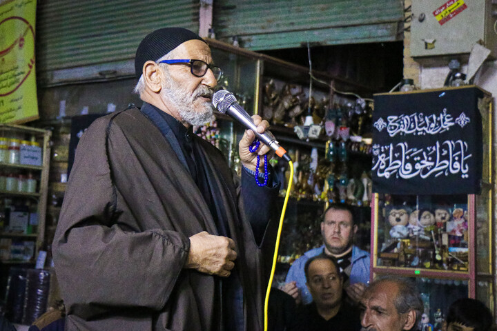 مراسم چهارپایه خوانی در بازار بزرگ قم