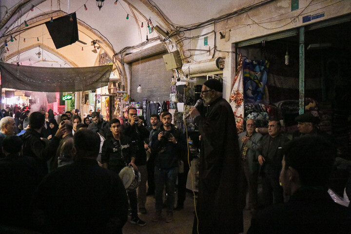 مراسم چهارپایه خوانی در بازار بزرگ قم