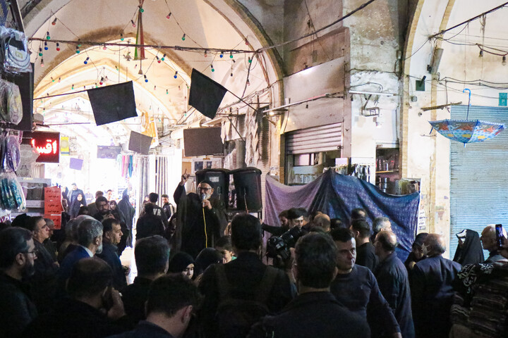 مراسم چهارپایه خوانی در بازار بزرگ قم