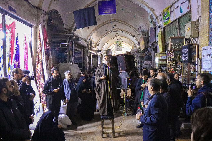 مراسم چهارپایه خوانی در بازار بزرگ قم