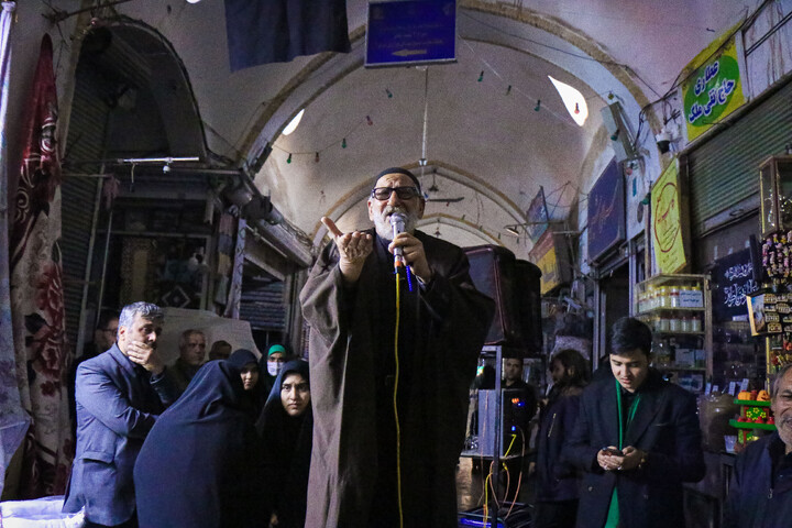 مراسم چهارپایه خوانی در بازار بزرگ قم