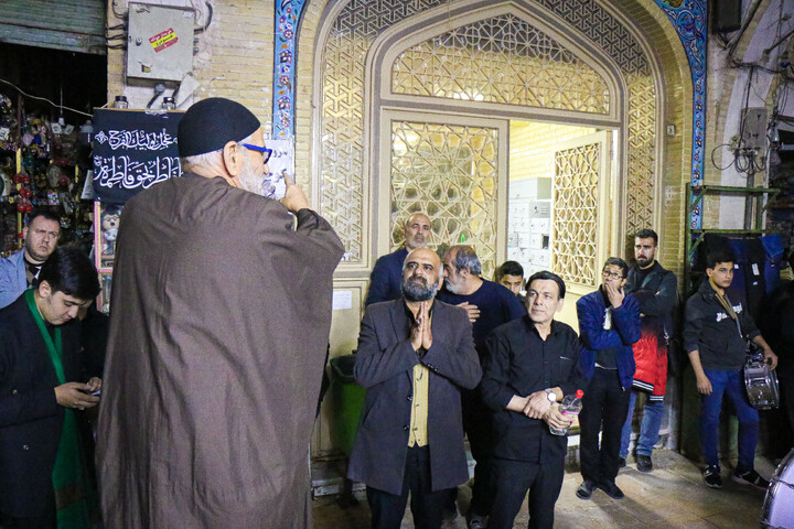 مراسم چهارپایه خوانی در بازار بزرگ قم