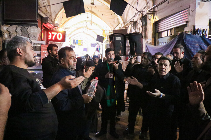 مراسم چهارپایه خوانی در بازار بزرگ قم