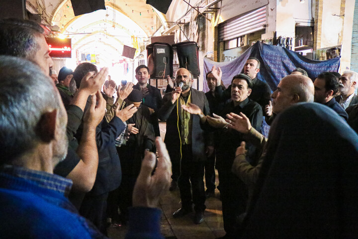 مراسم چهارپایه خوانی در بازار بزرگ قم