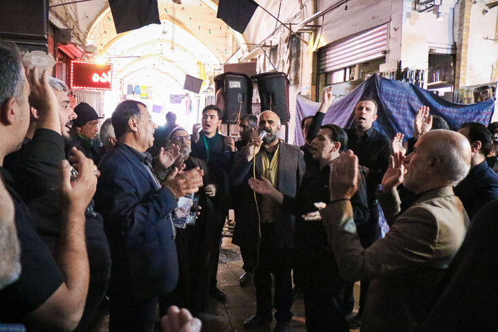 مراسم چهارپایه خوانی در بازار بزرگ قم