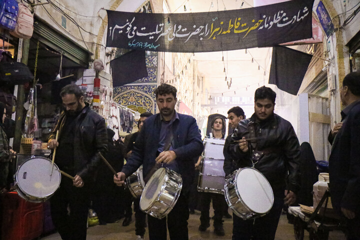 مراسم چهارپایه خوانی در بازار بزرگ قم