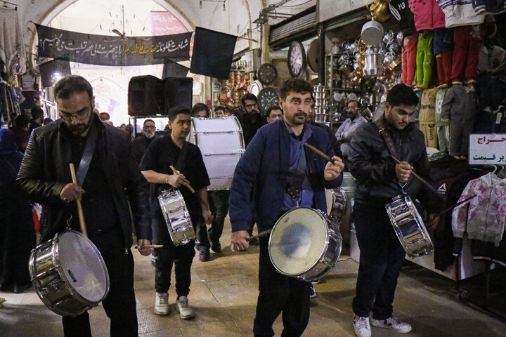 مراسم چهارپایه خوانی در بازار بزرگ قم