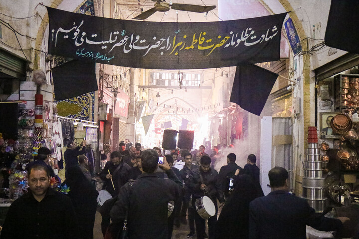 مراسم چهارپایه خوانی در بازار بزرگ قم