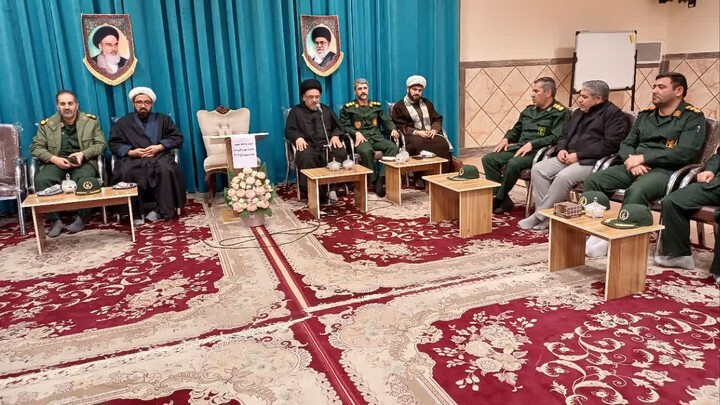 تصاویر /  دیدار سپزپوشان سپاه با امام جمعه بناب