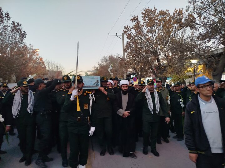 تصاویر/استقبال مردم دلفان از شهید خوش نام وطن