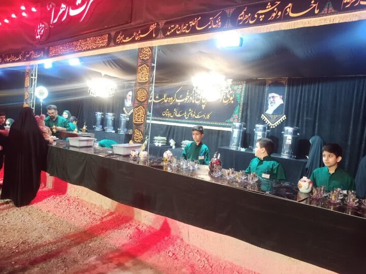 تصاویر/ میدان داری نورچشمی‌ها در چایخانه حضرت زهرا(س) در برازجان