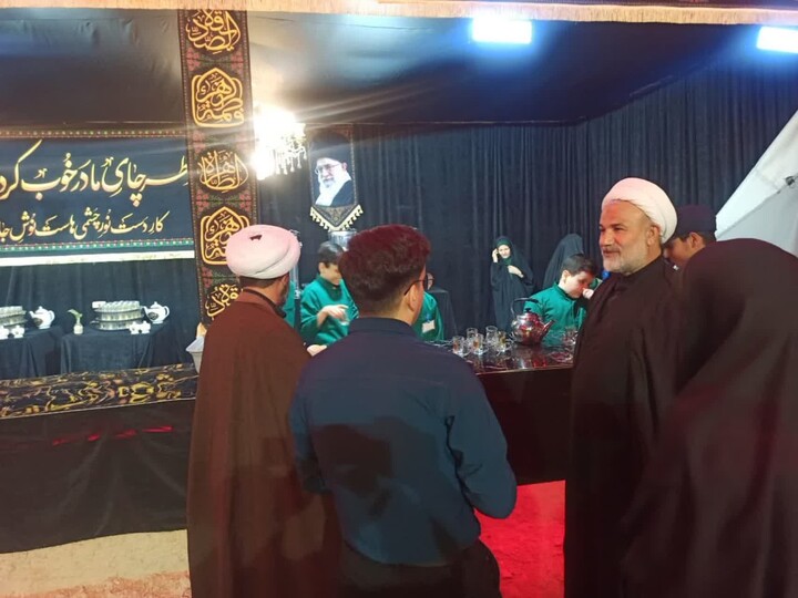 تصاویر/ میدان داری نورچشمی‌ها در چایخانه حضرت زهرا(س) در برازجان