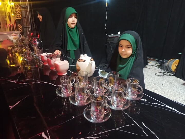 تصاویر/ میدان داری نورچشمی‌ها در چایخانه حضرت زهرا(س) در برازجان