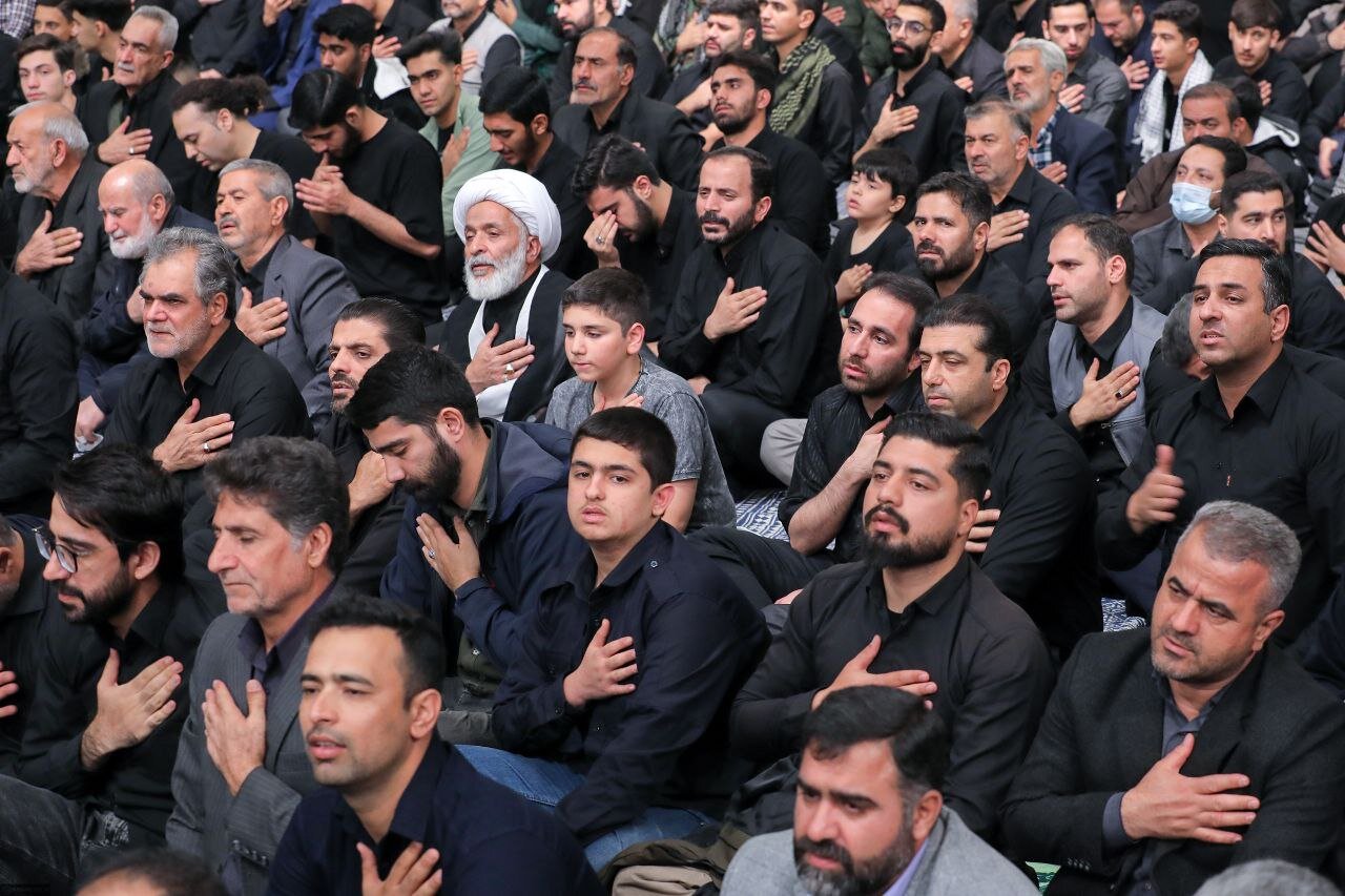 إحياء الليلة الأولى من مراسم عزاء ذكرى استشهاد السيدة فاطمة الزهراء (سلام الله عليها) بحضور قائد الثورة + صور