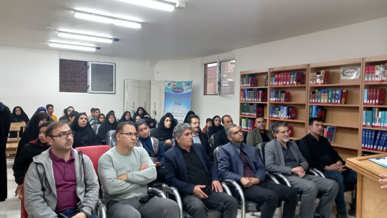 «رد پای قلم» در کتابخانه شهدای لتحر برگزار شد