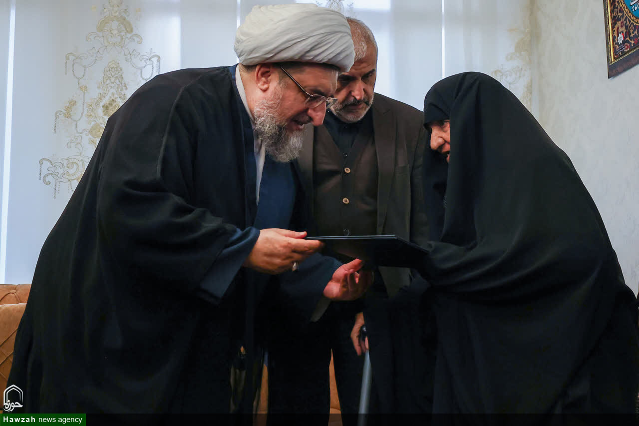 دیدار مسئولان آذربایجان‌شرقی با خانواده شهدای بسیجی