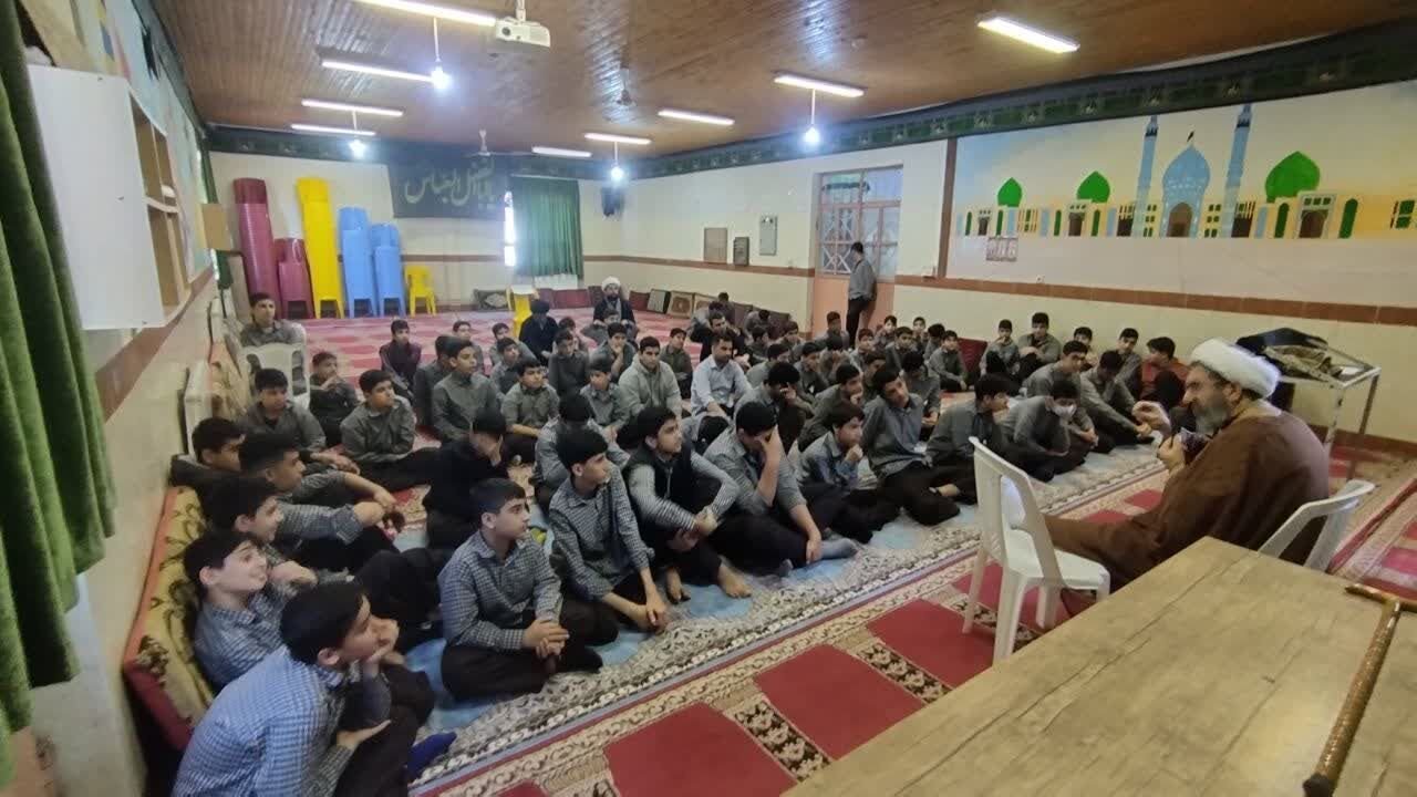 نشست جهاد تبیین در مدرسه بشارت (امین یک) آستانه اشرفیه برگزار شد+عکس