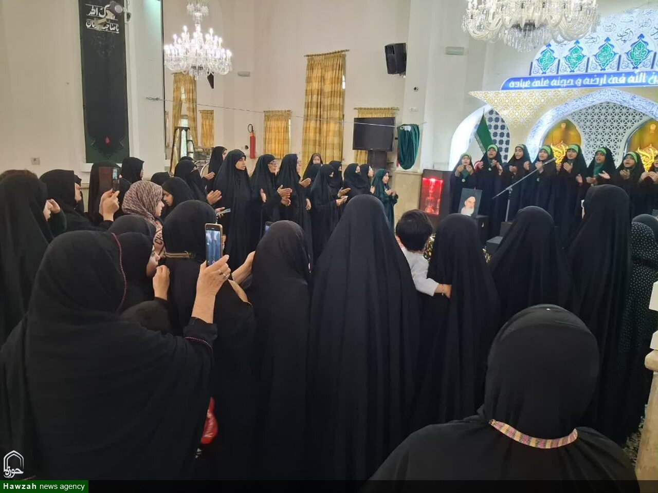 مراسم سوگواری بانوان اردو زبان در حرم مطهر رضوی در ایام فاطمیه برگزار شد