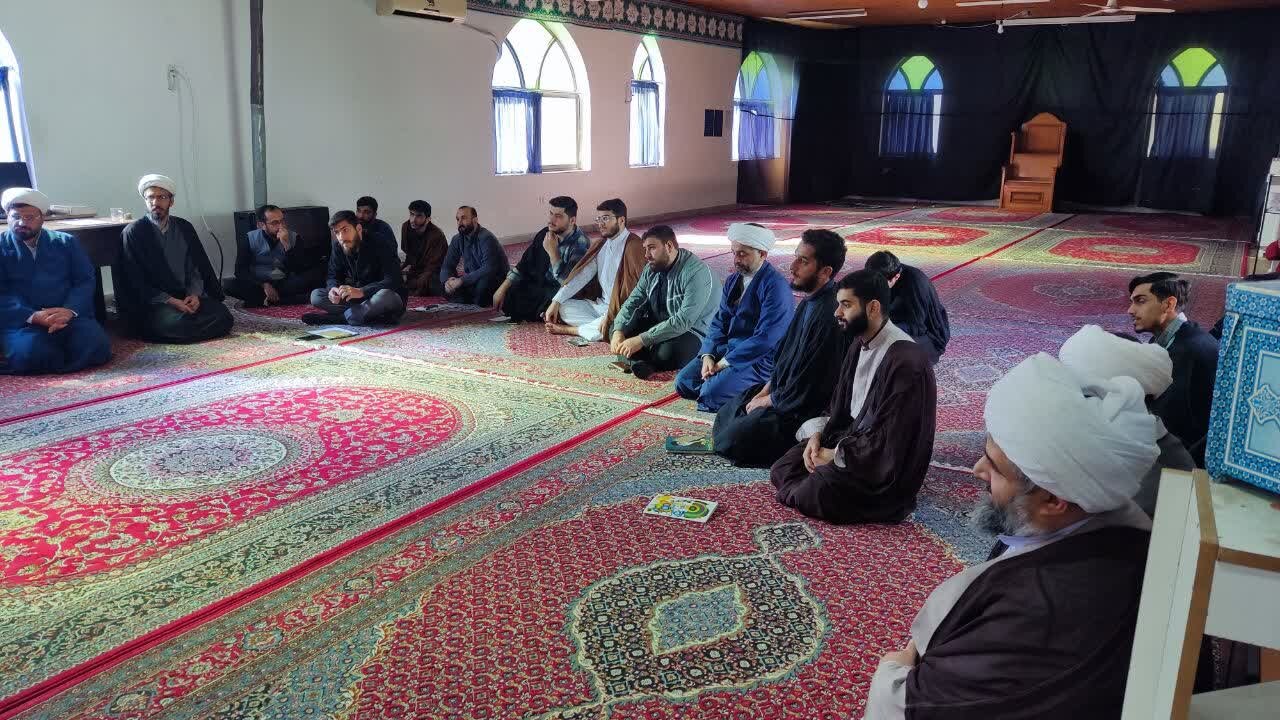 رونمایی از دو اثر پژوهشی در مدرسه علمیه علی بن ابی طالب (ع) سفیران هدایت تالش