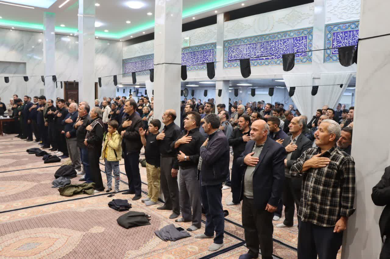 Modèle complet de la femme dans trois domaines : foyer, adoration et djihad