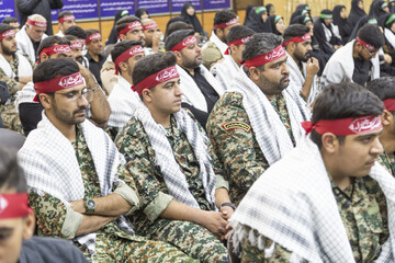 تصاویر/ دیدار جمعی از فرماندهان اقشار و محلات با امام جمعه یزد