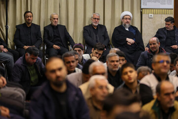 تصاویر/  حضور نماینده ولی فقیه در آذربایجان شرقی در جمع عزاداران در تبریز